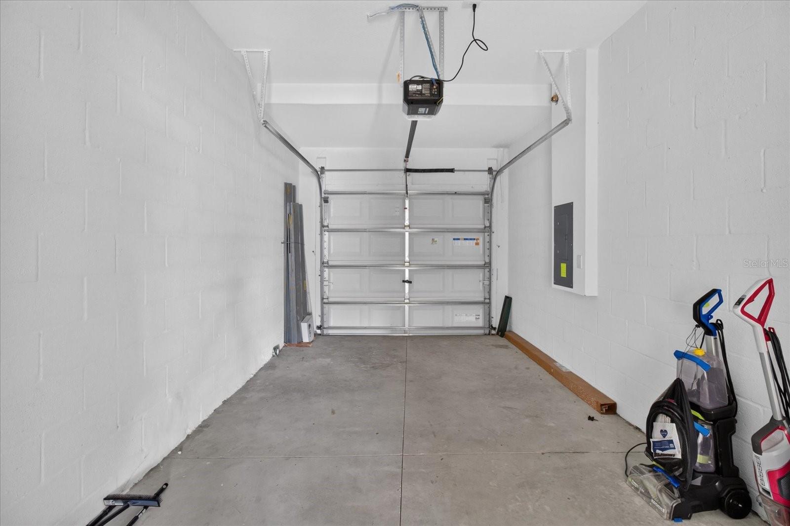 5226 FORUM BLVD — photo 22