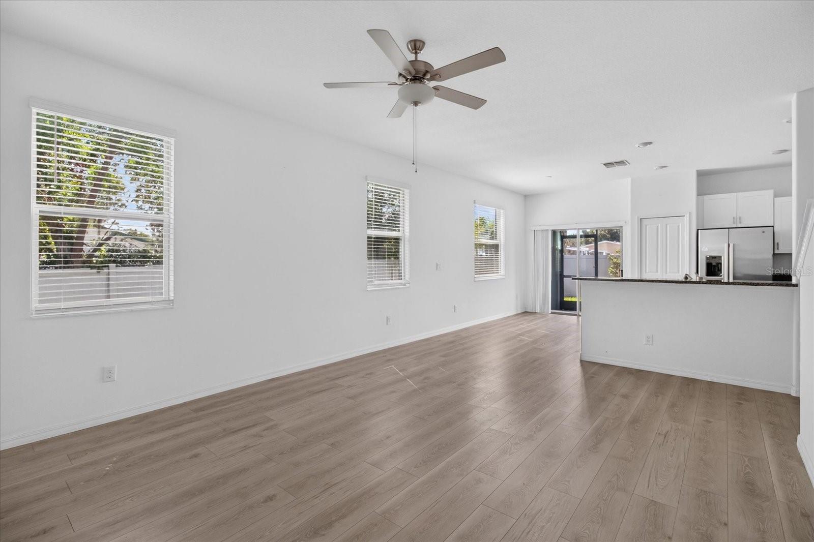 5226 FORUM BLVD — photo 19