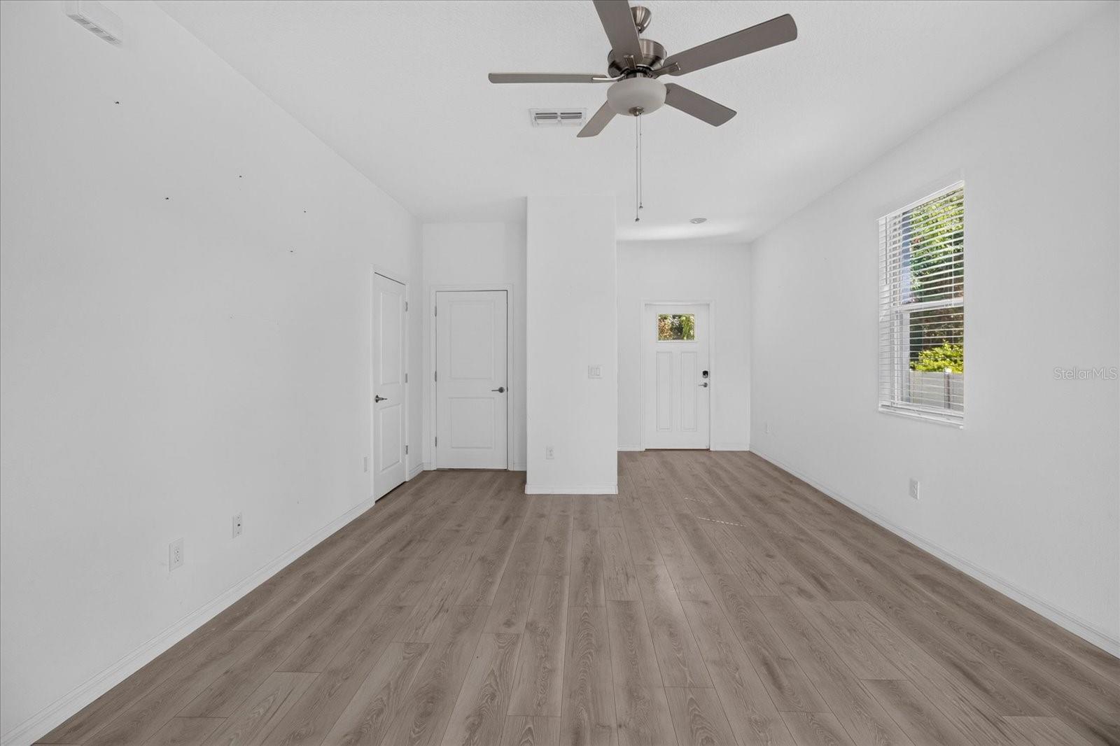 5226 FORUM BLVD — photo 25