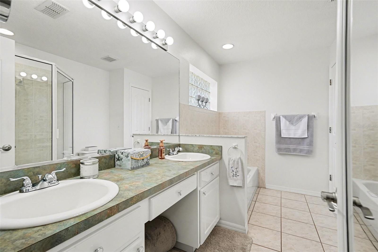 2333 TOWERING OAKS CIR — photo 19