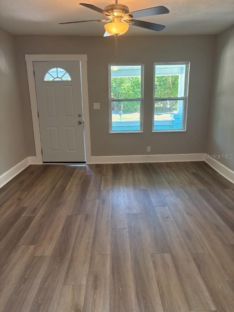 408 N MARTIN LUTHER KING JR AVE — photo 17