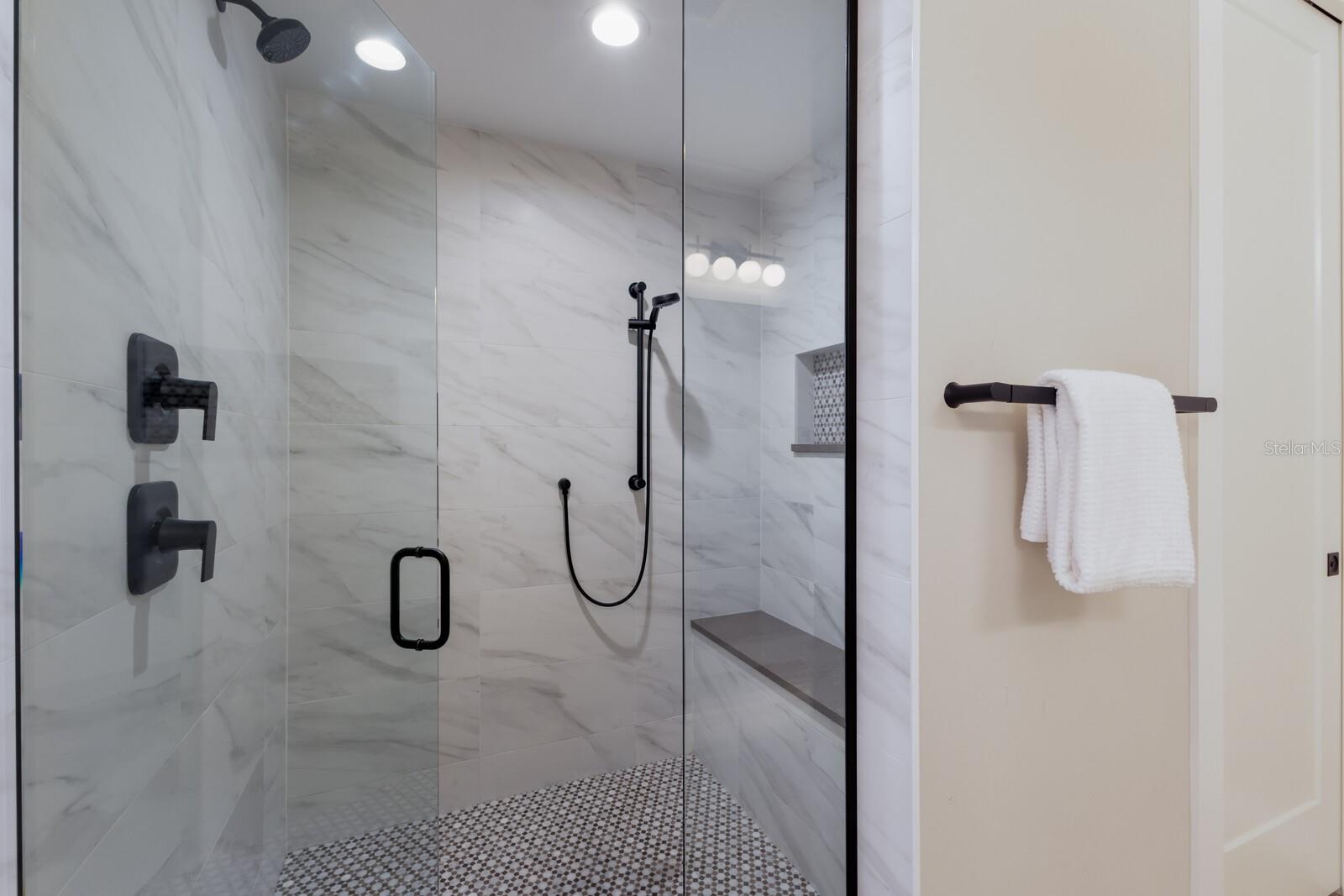 2823 MARSHALL DR — photo 24
