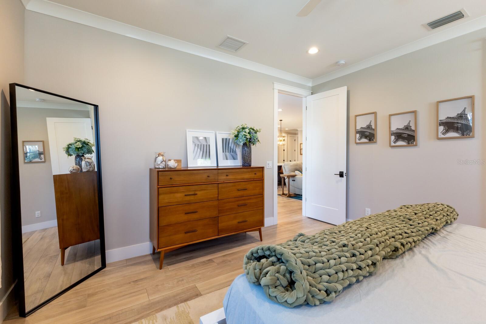2823 MARSHALL DR — photo 20