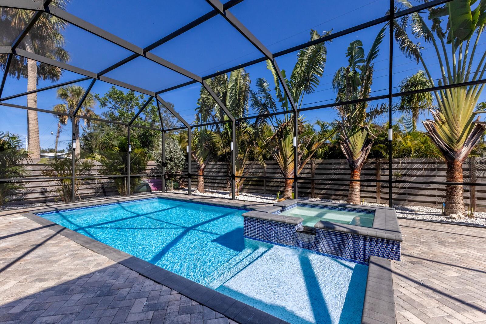 2823 MARSHALL DR — photo 32