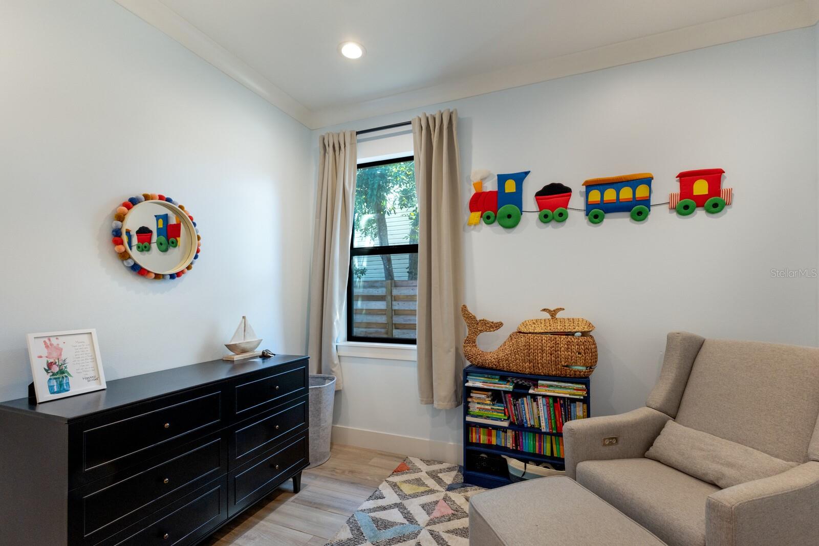 2823 MARSHALL DR — photo 30