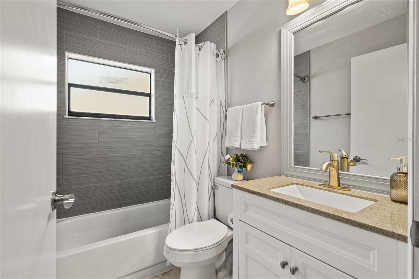 12908 LONGCREST DR — photo 18