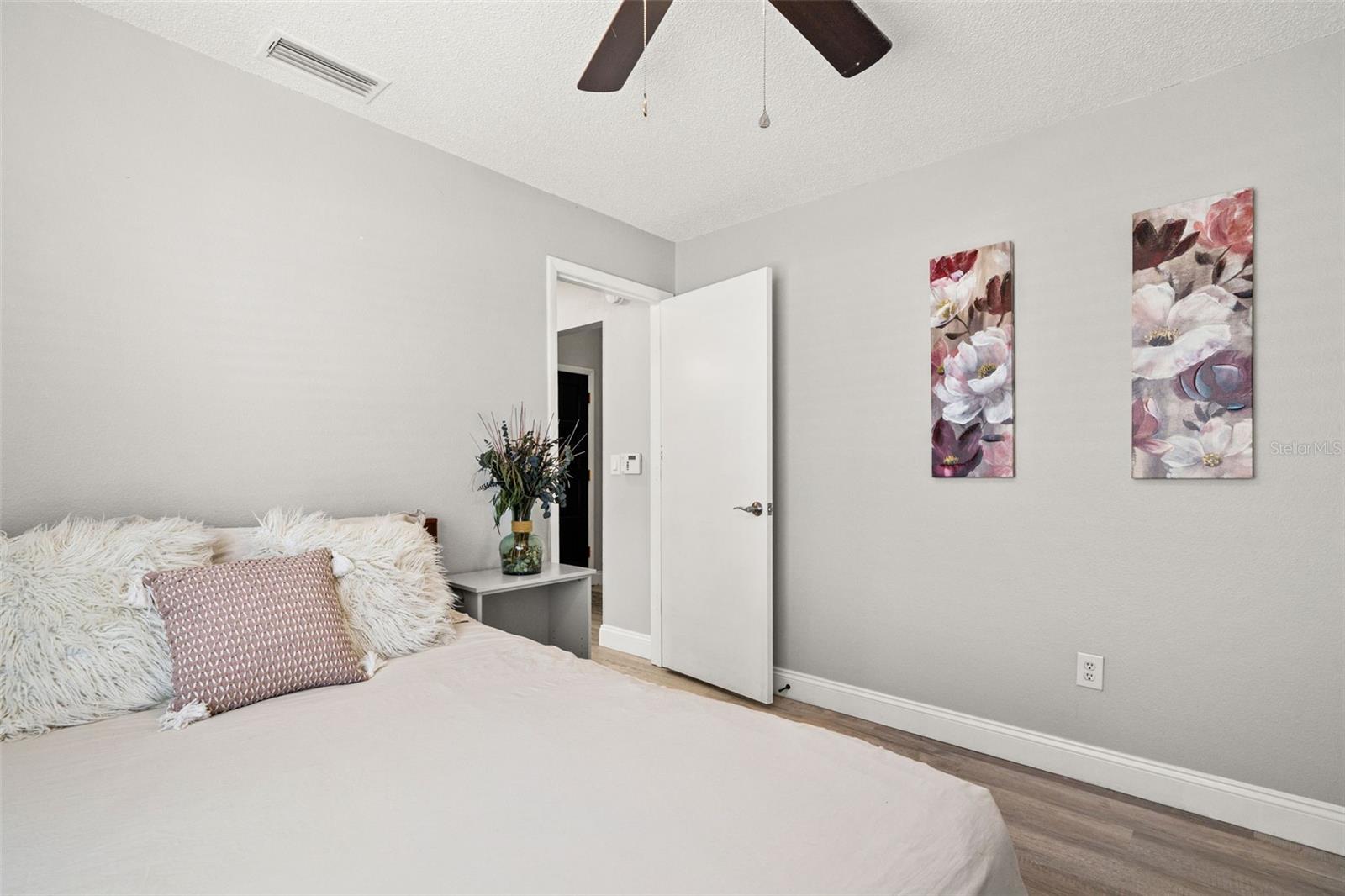 12908 LONGCREST DR — photo 16