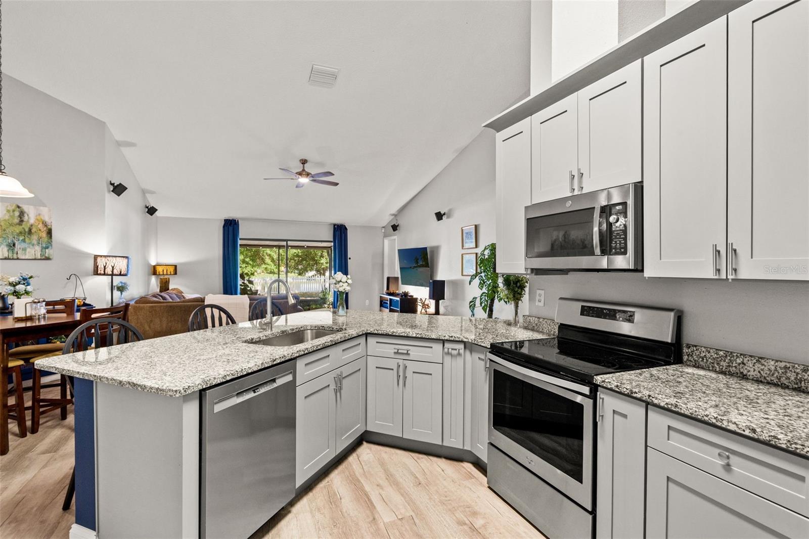 12908 LONGCREST DR — photo 11