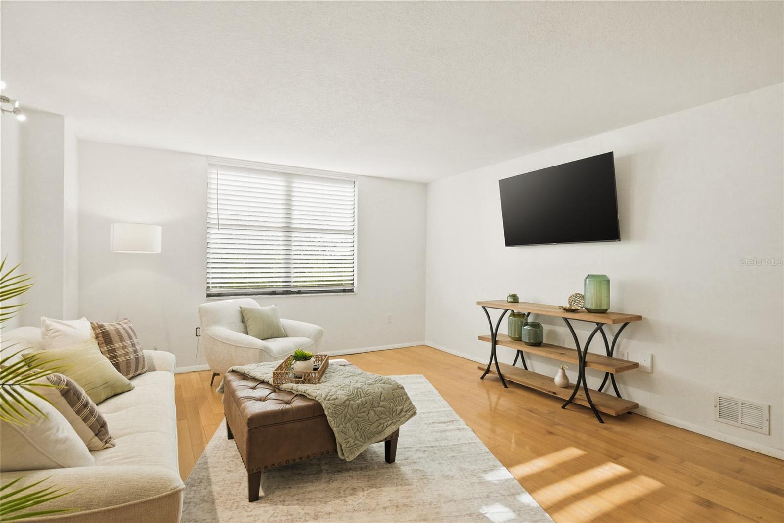 701 S MADISON AVE #420 — photo 13