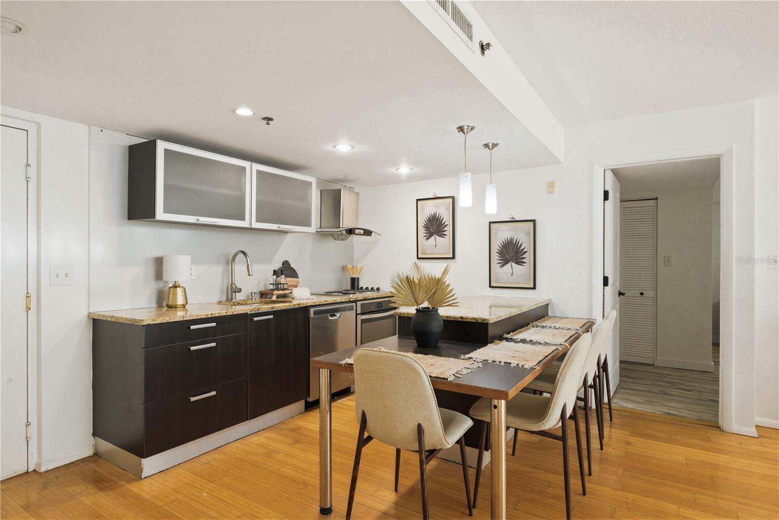701 S MADISON AVE #420 — photo 6