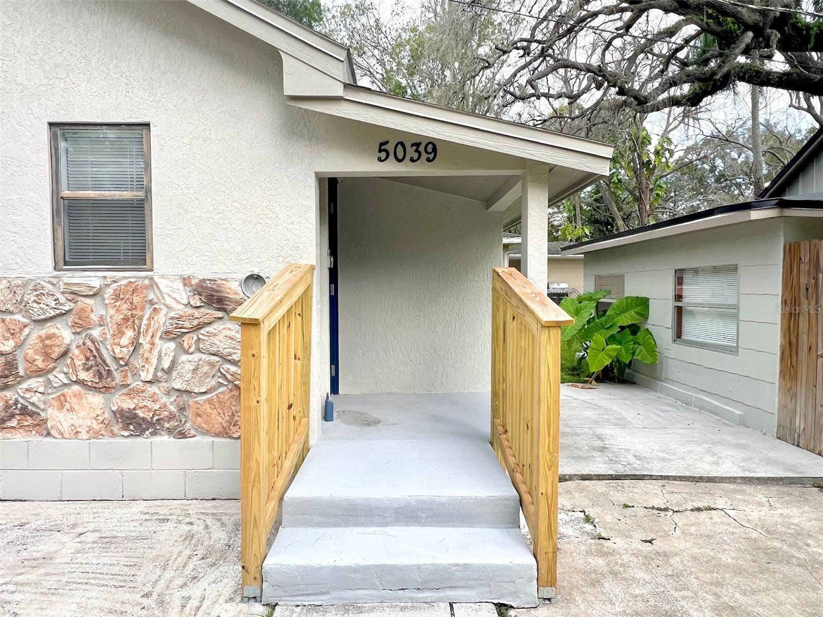 5045 GREEN KEY RD — photo 2