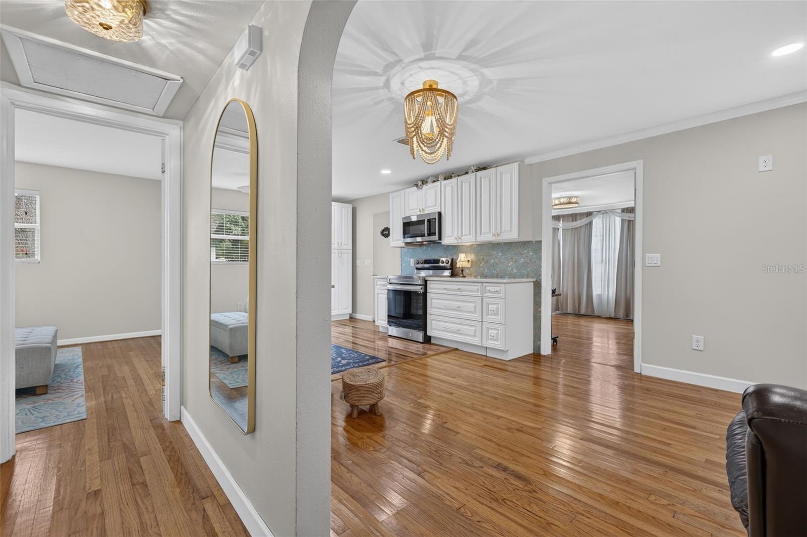 519 NORFOLK ST — photo 3