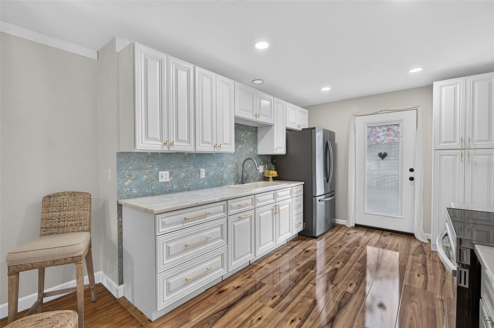 519 NORFOLK ST — photo 4