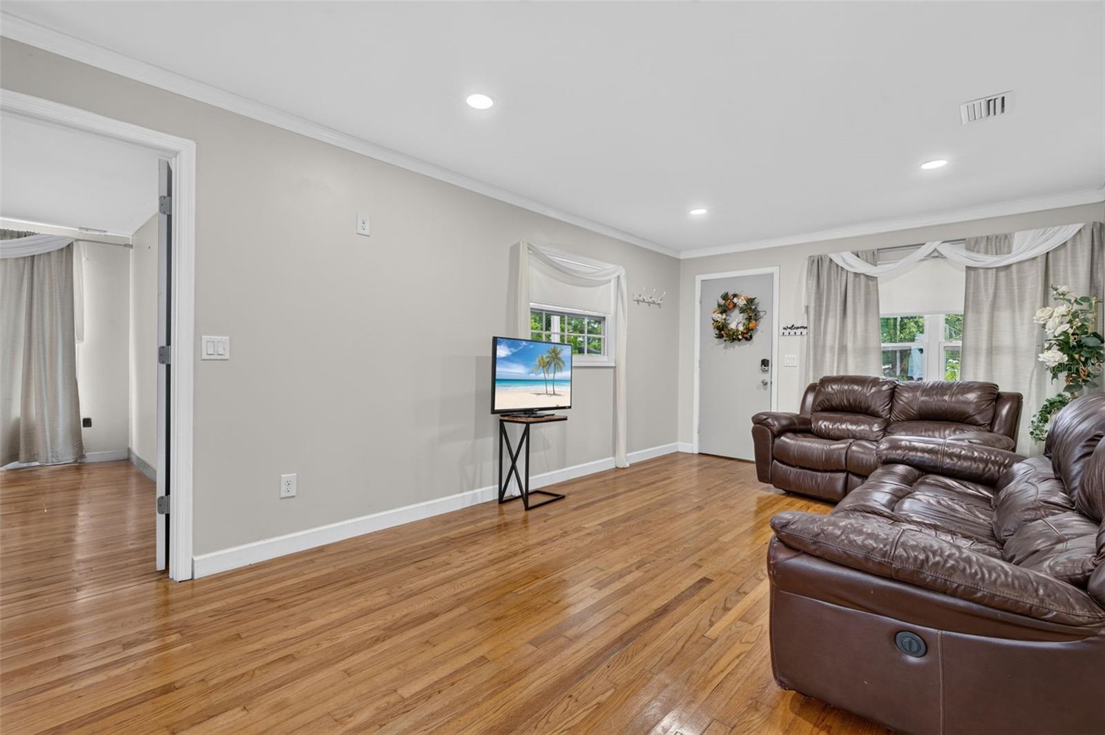 519 NORFOLK ST — photo 8