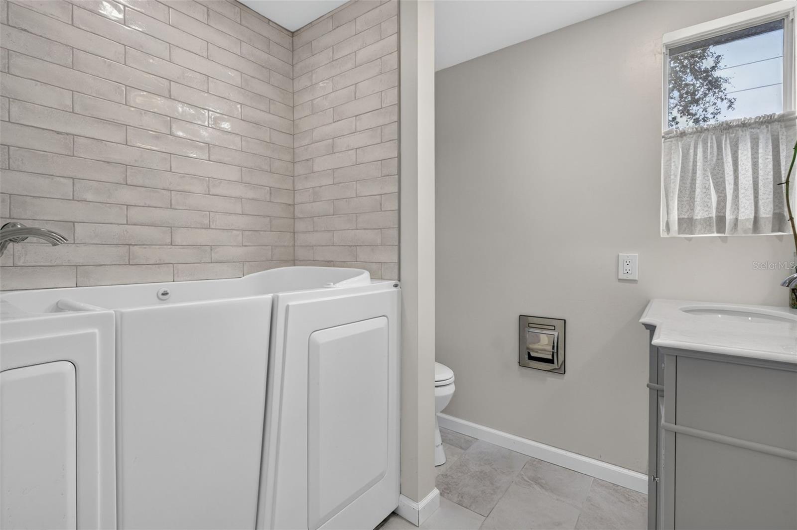 519 NORFOLK ST — photo 13