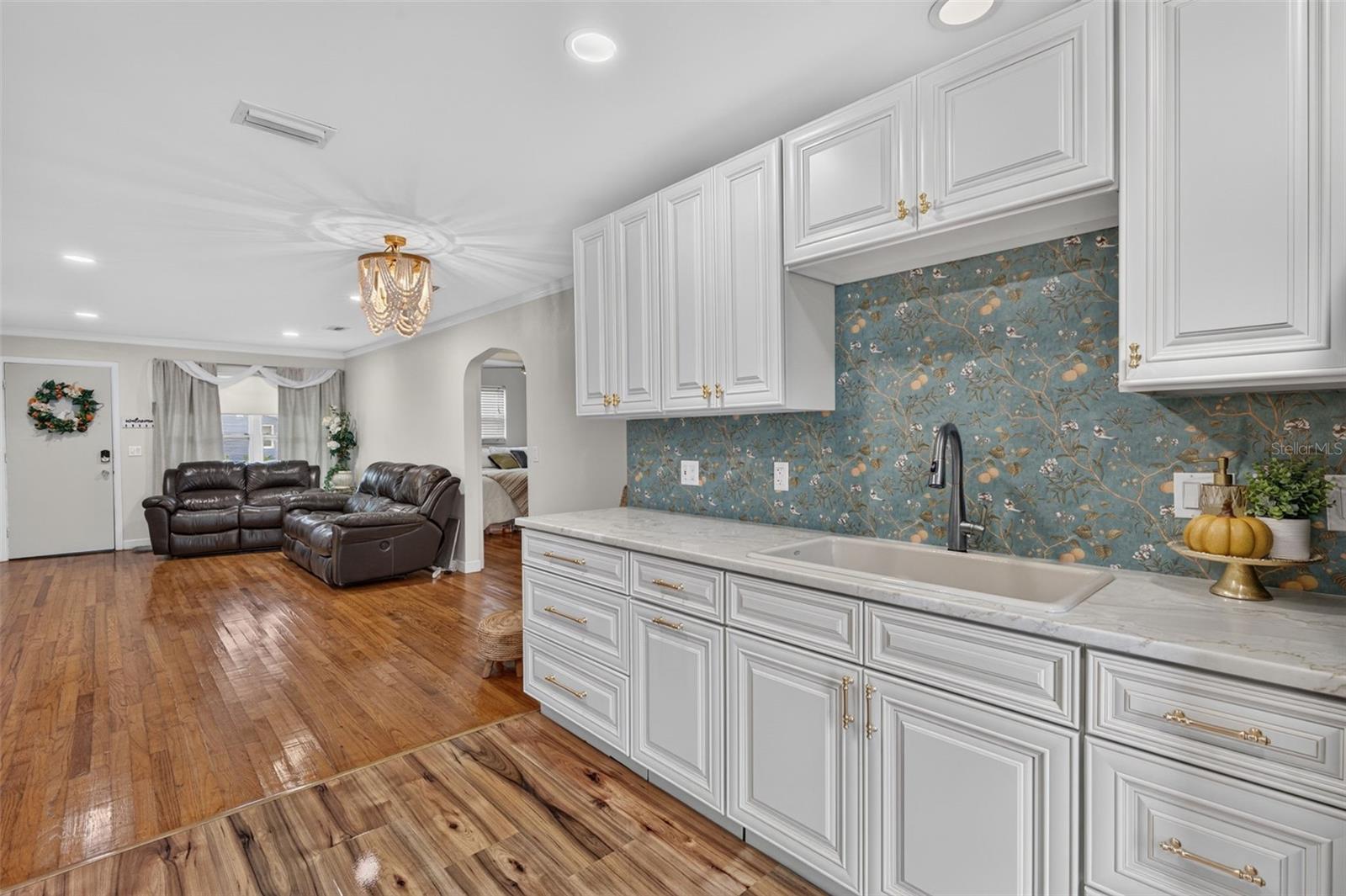 519 NORFOLK ST — photo 6