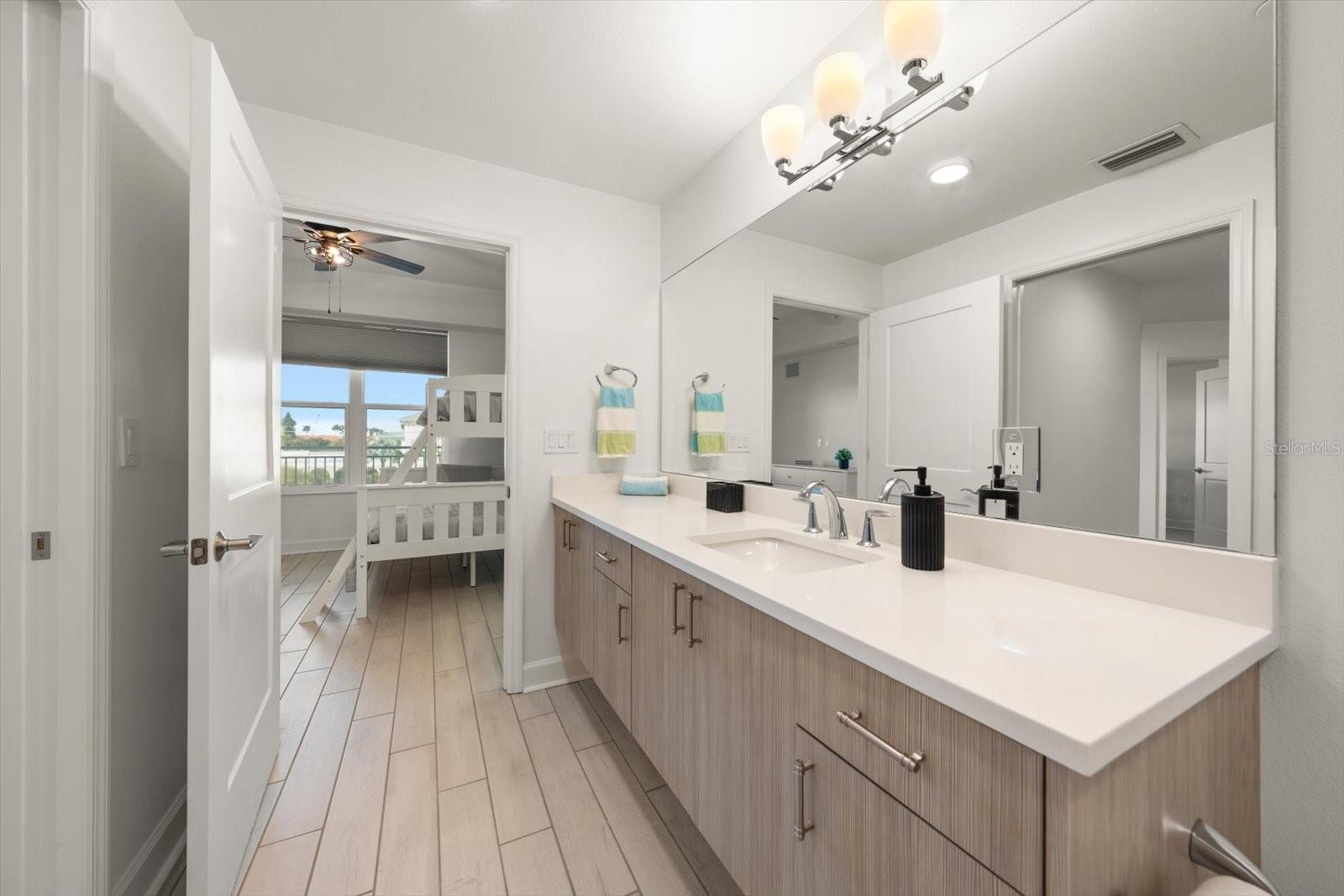 125 ISLAND WAY #402 — photo 21