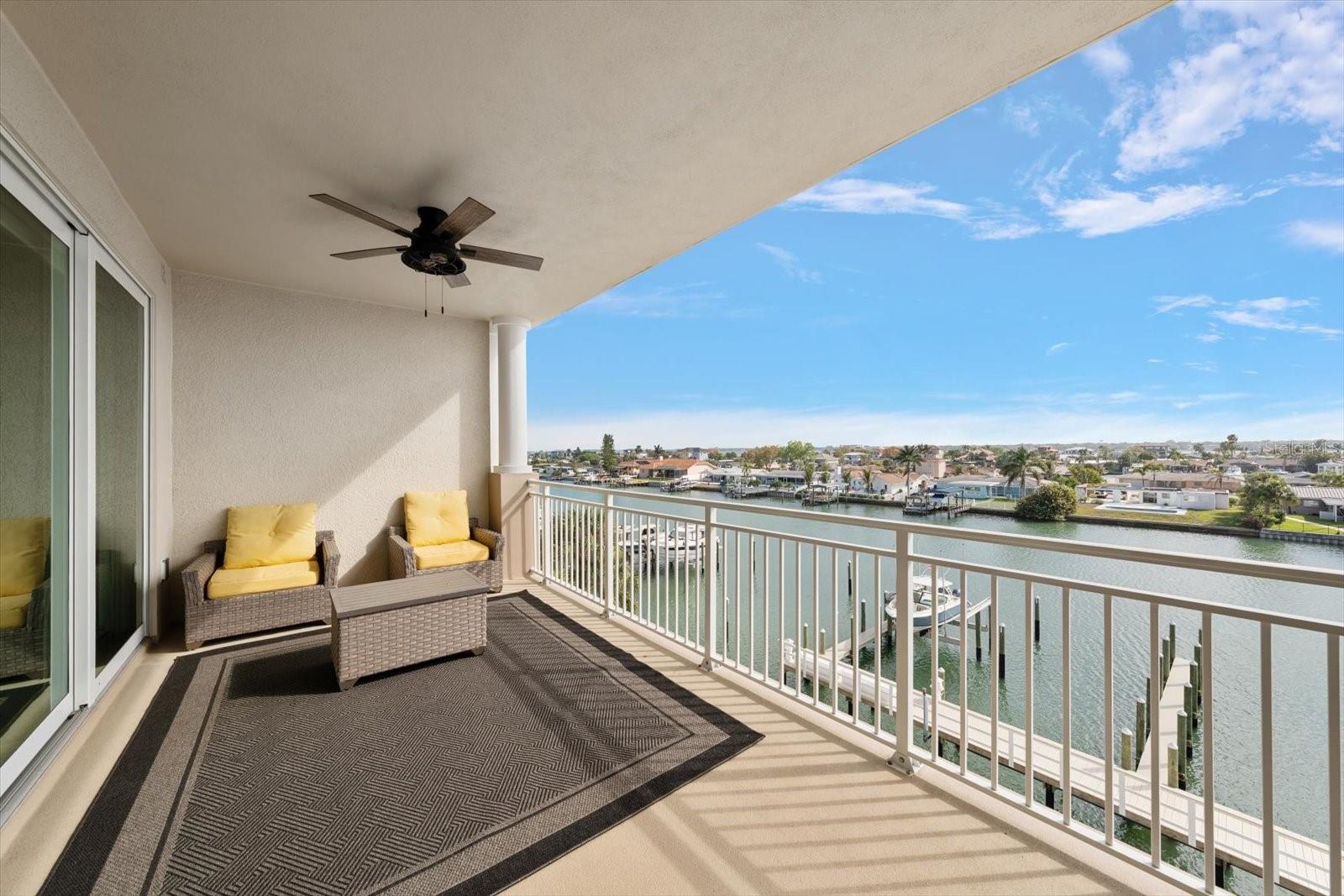 125 ISLAND WAY #402 — photo 3