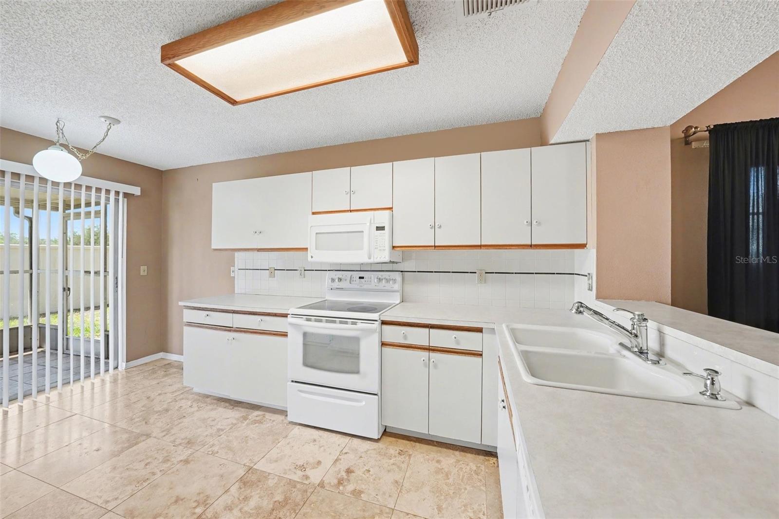 7816 HARDWICK DR #1011 — photo 14