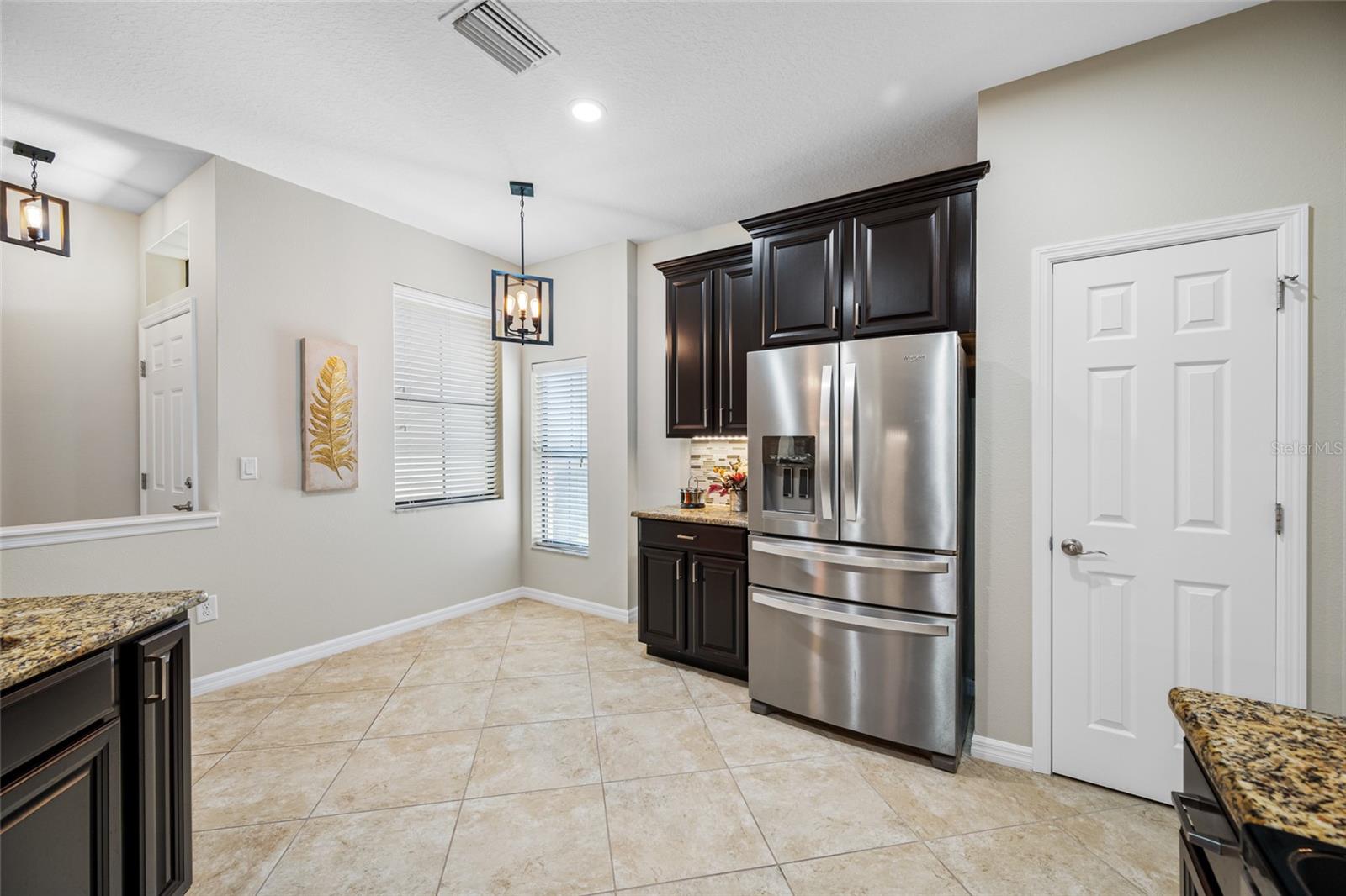 2527 SILVERBACK CT — photo 24