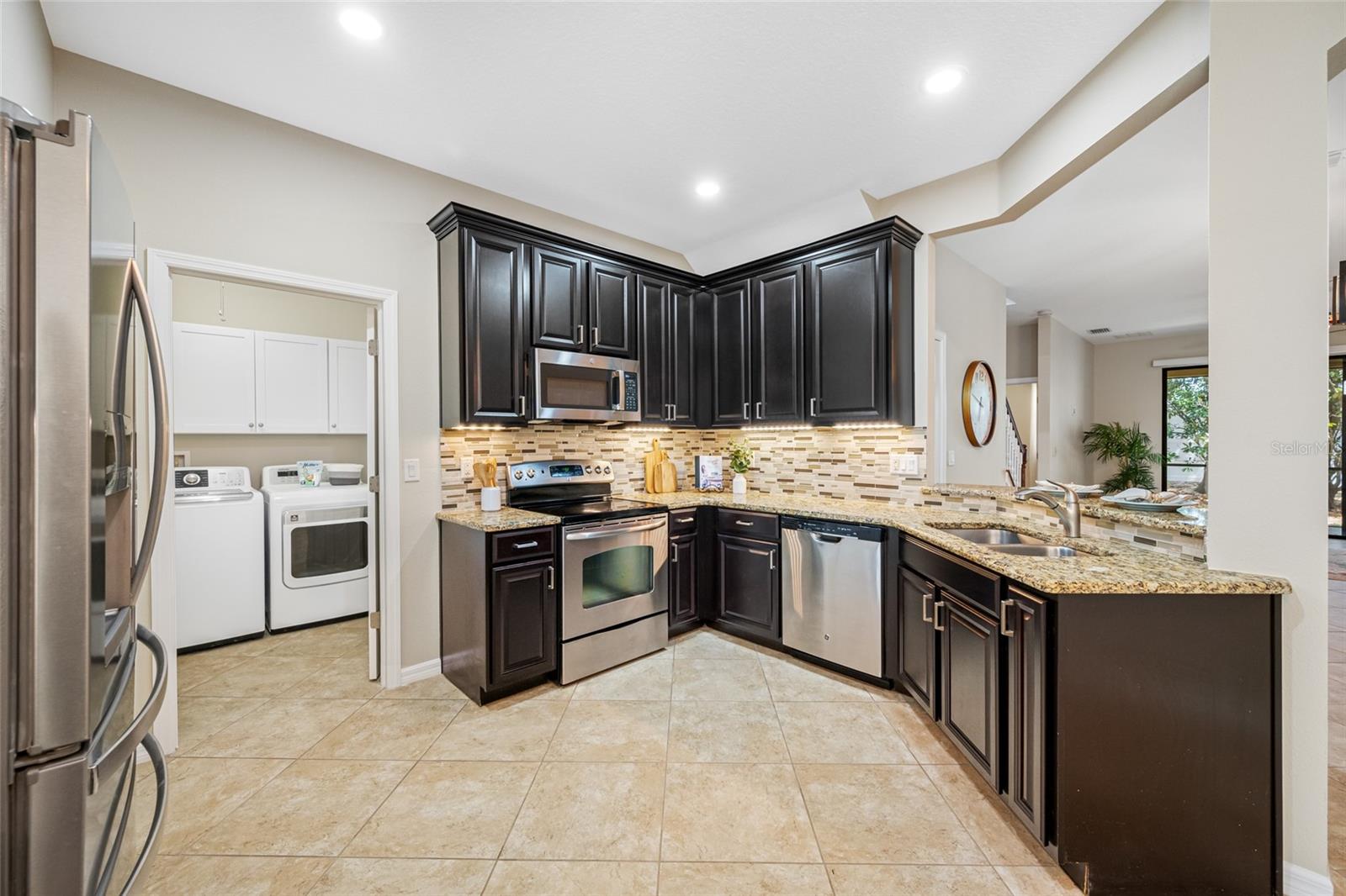 2527 SILVERBACK CT — photo 22