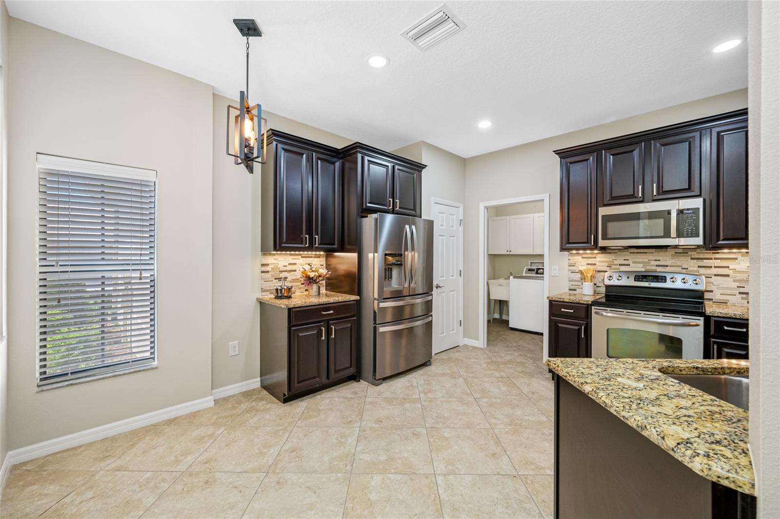 2527 SILVERBACK CT — photo 20