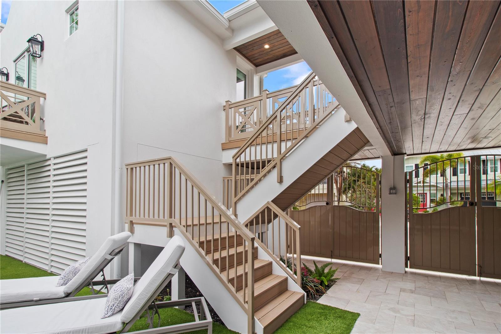 416 ALAMANDA RD — photo 37