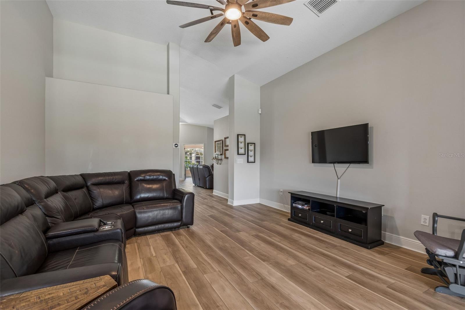 2336 NESSLEWOOD DR — photo 19