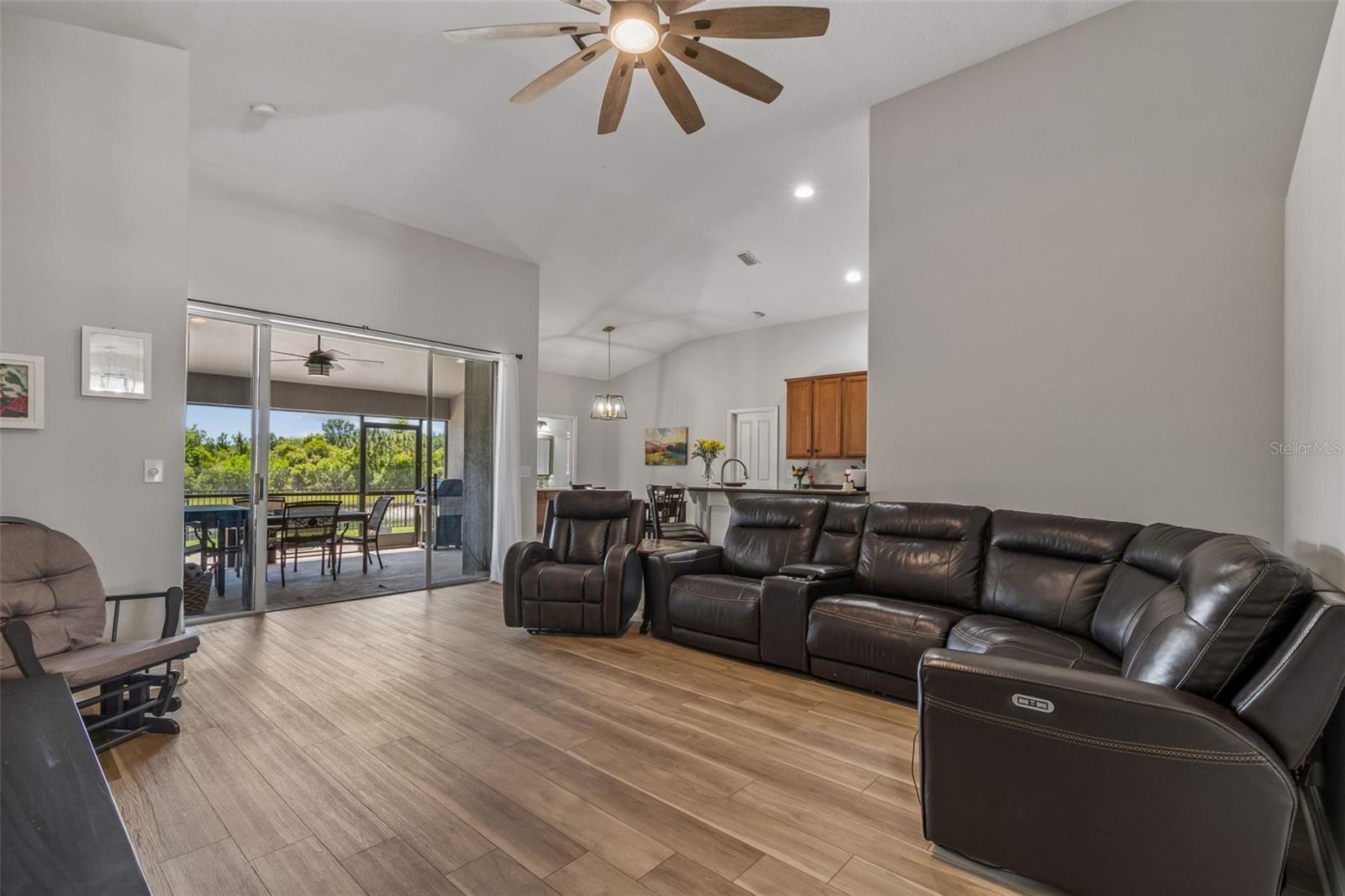 2336 NESSLEWOOD DR — photo 20