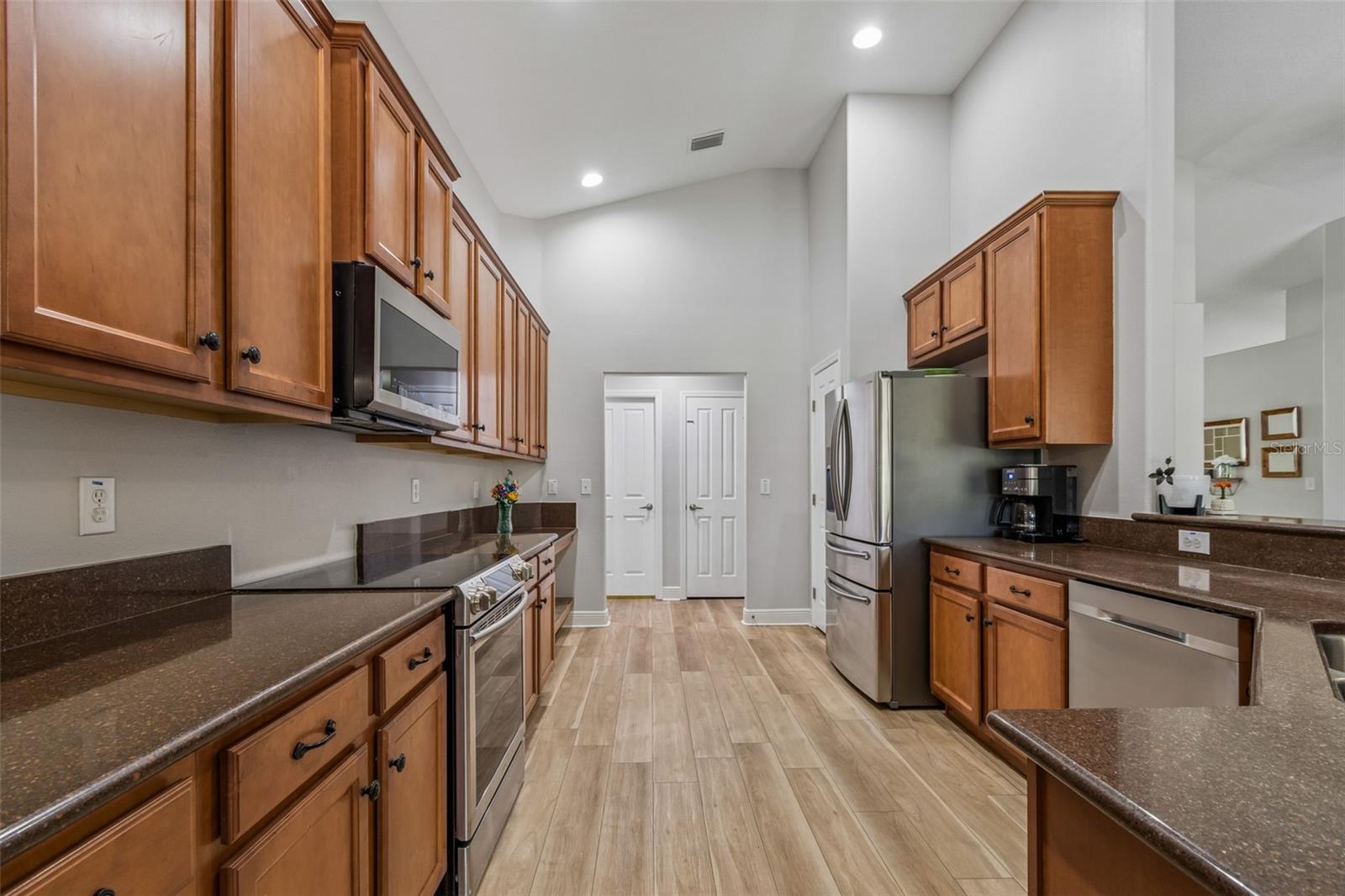 2336 NESSLEWOOD DR — photo 23