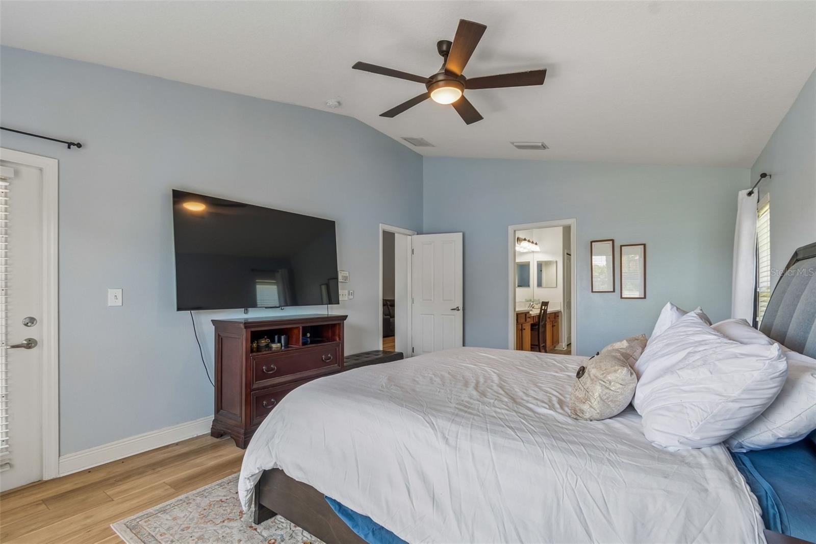 2336 NESSLEWOOD DR — photo 32