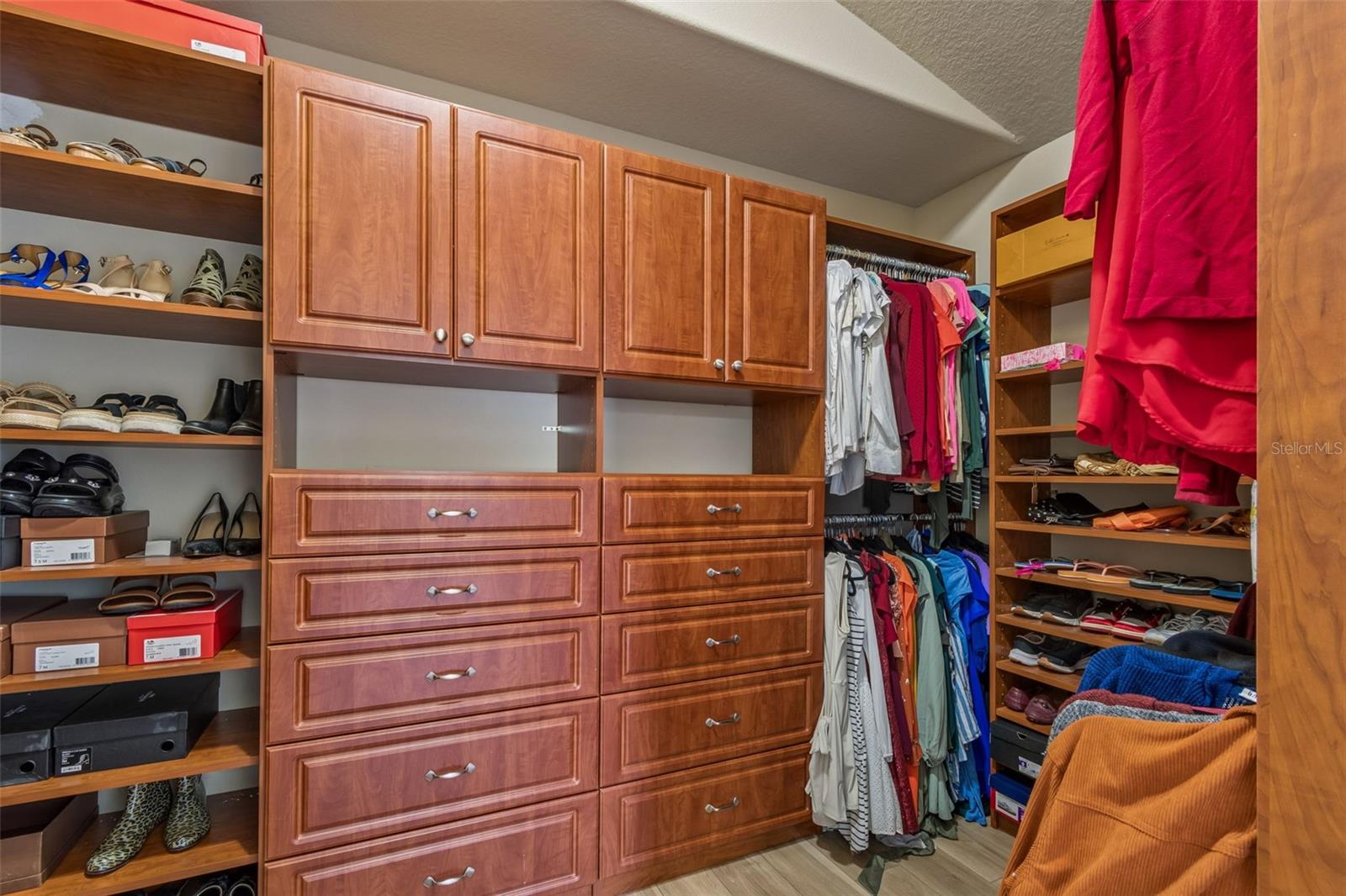 2336 NESSLEWOOD DR — photo 38