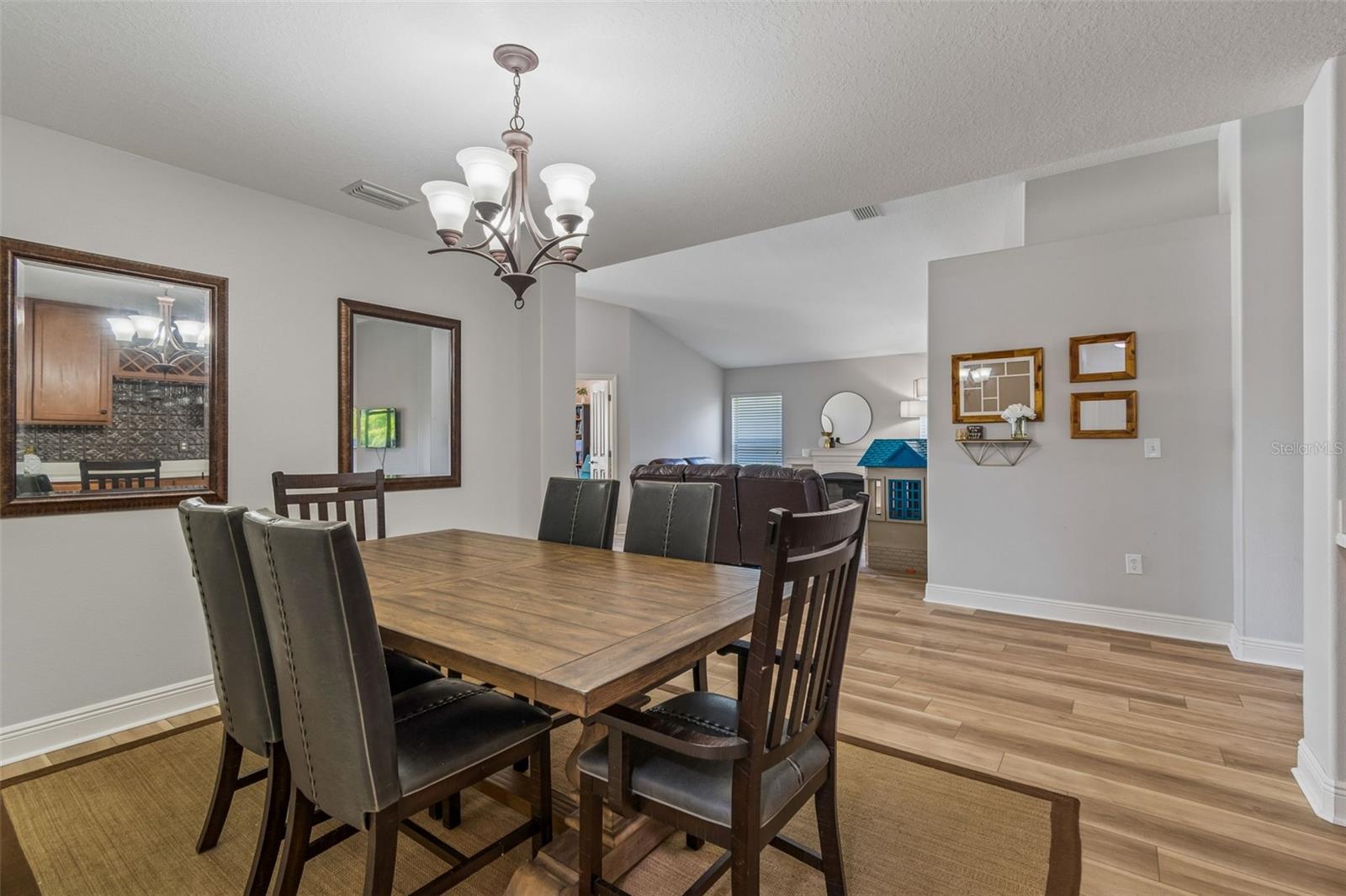 2336 NESSLEWOOD DR — photo 15