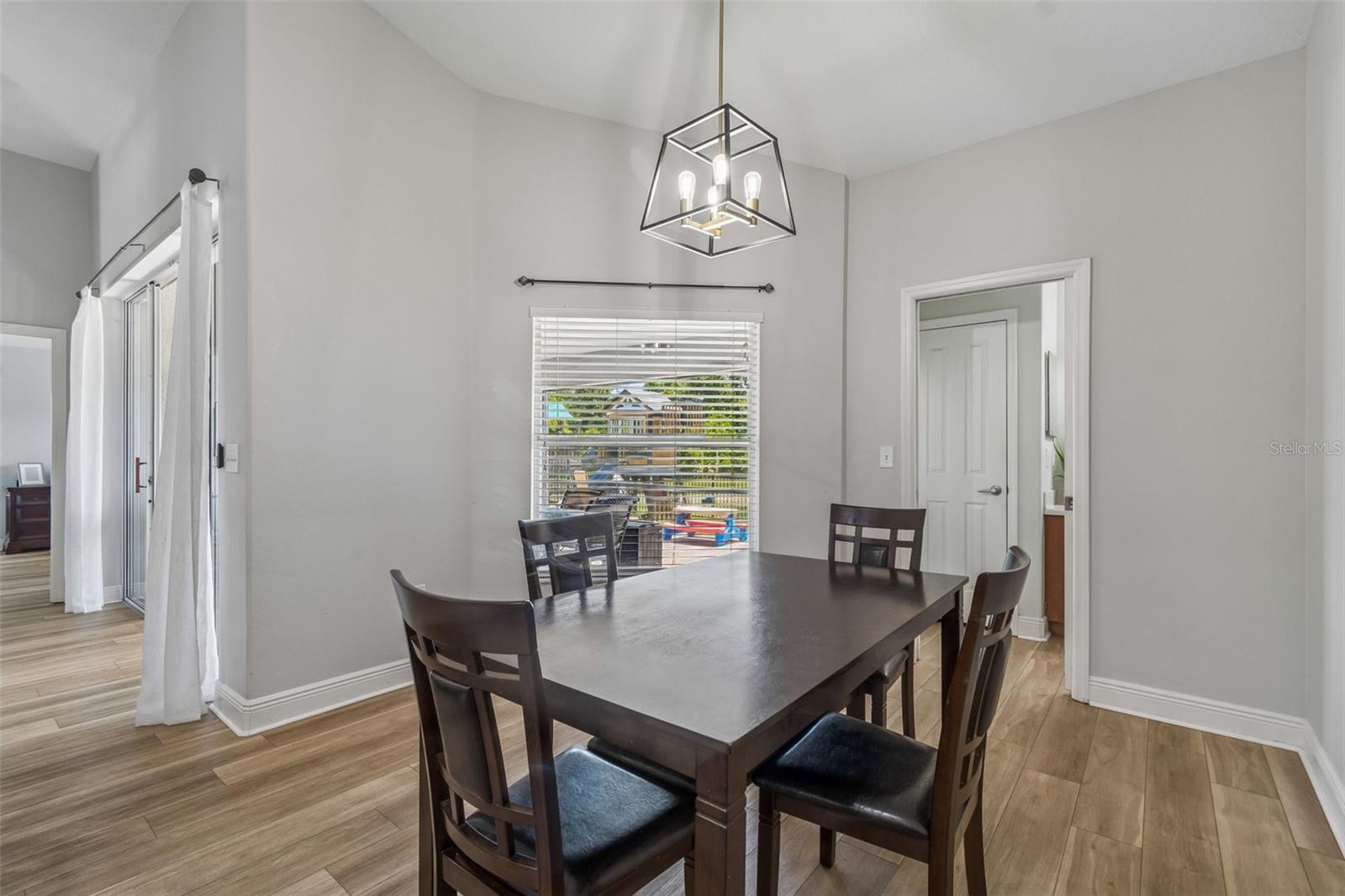 2336 NESSLEWOOD DR — photo 28
