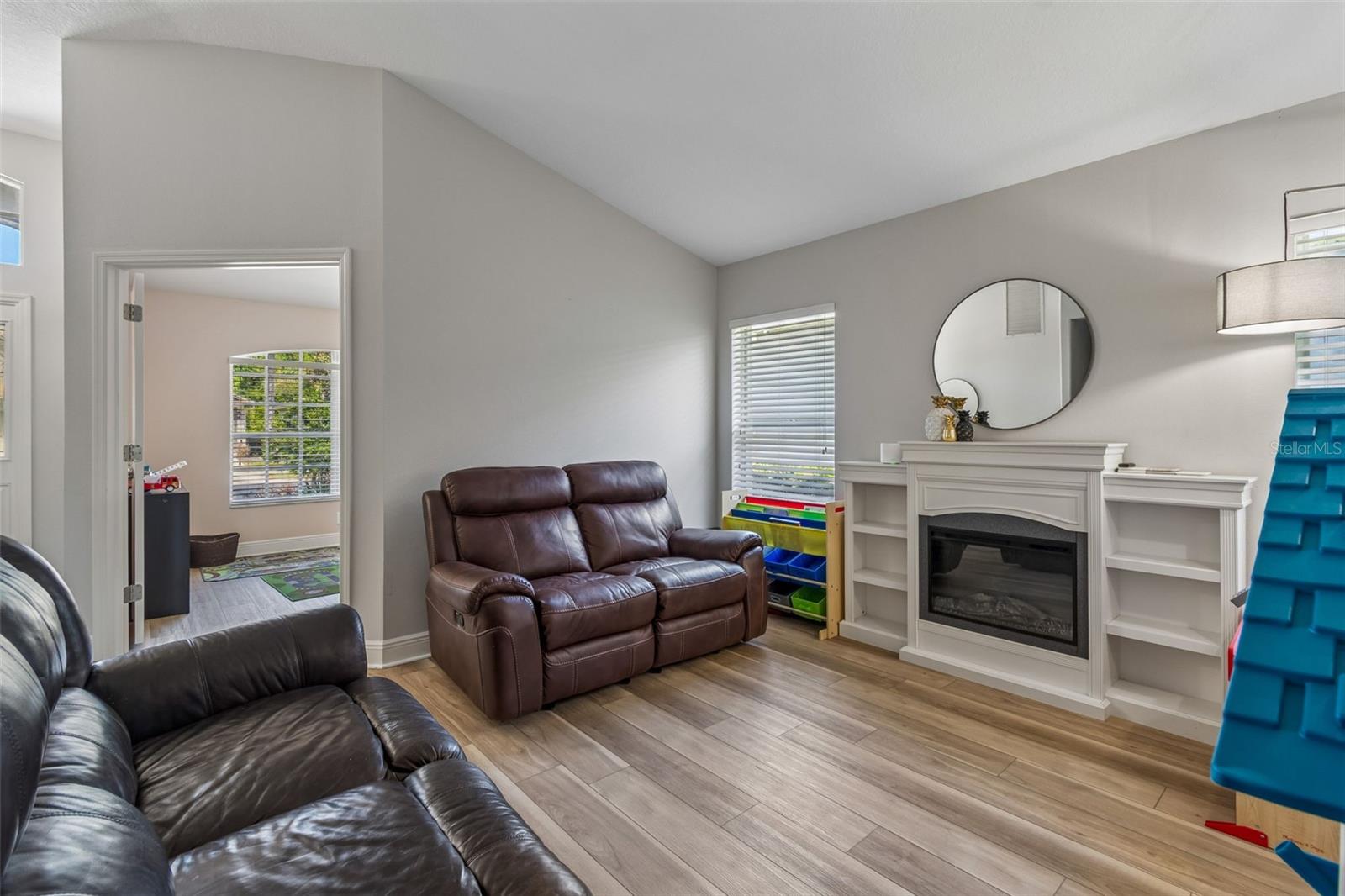 2336 NESSLEWOOD DR — photo 12