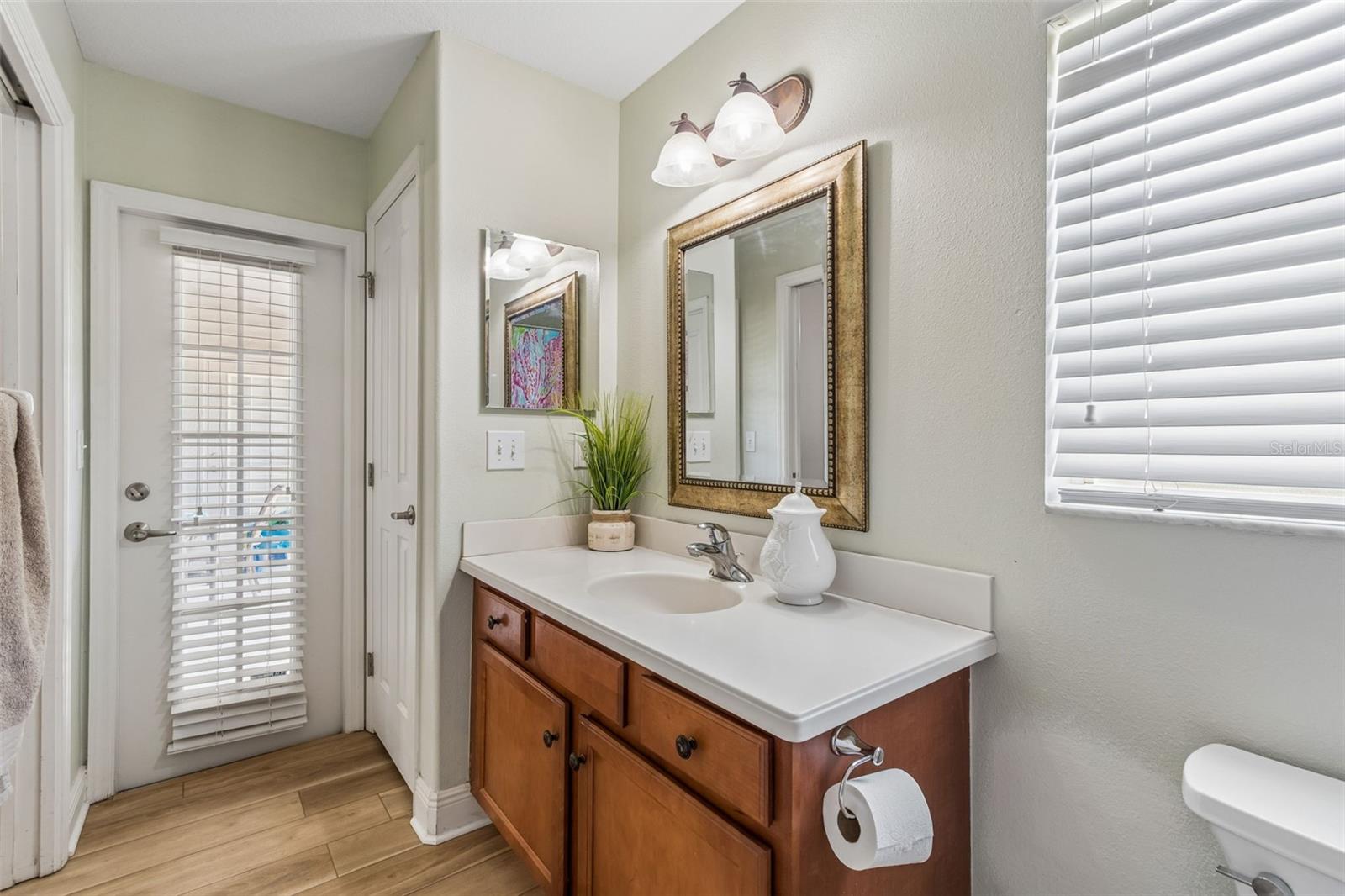 2336 NESSLEWOOD DR — photo 43