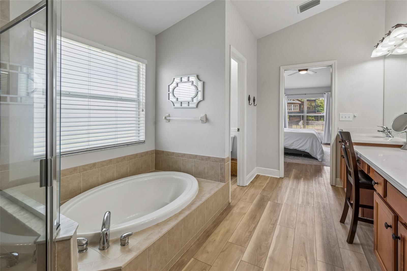 2336 NESSLEWOOD DR — photo 36