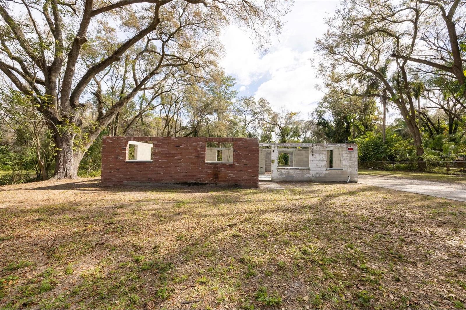 5515 N FALKENBURG RD — photo 3