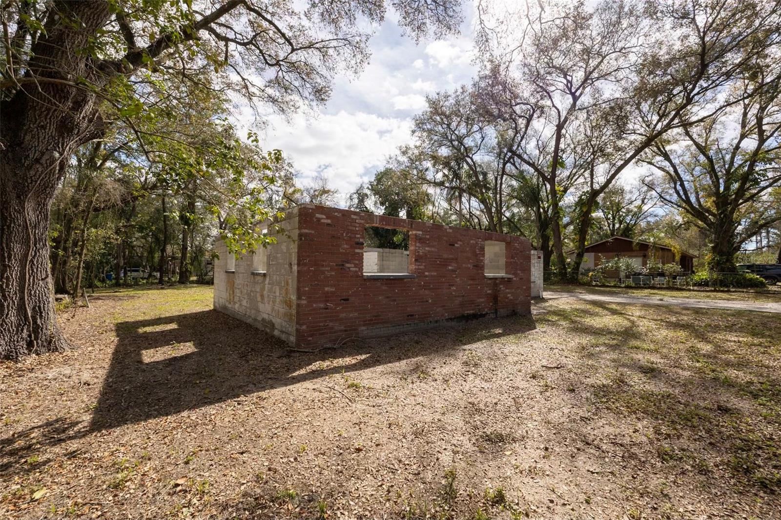 5515 N FALKENBURG RD — photo 5