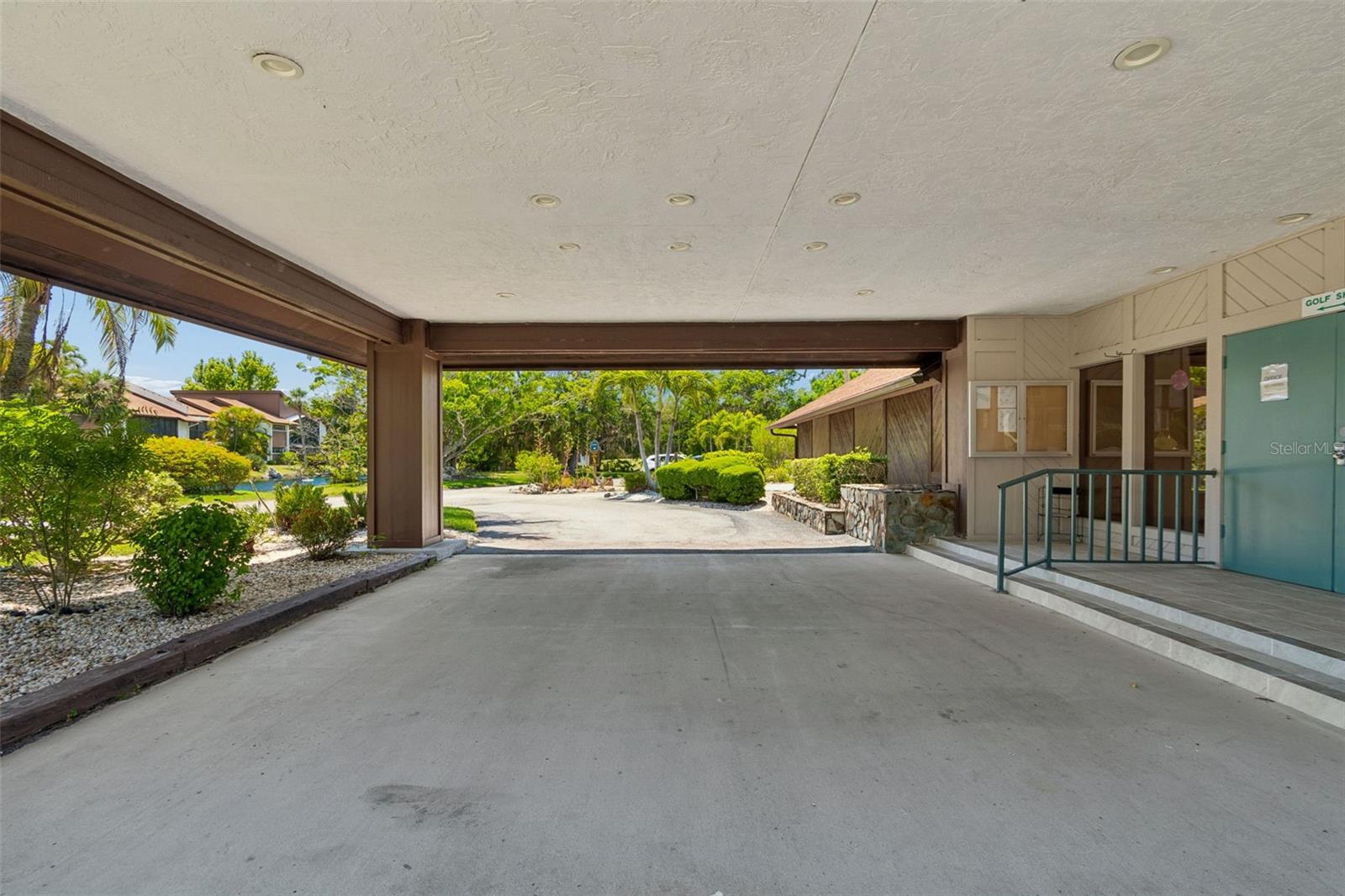 6067 FAIRWAY LN #1413 — photo 33