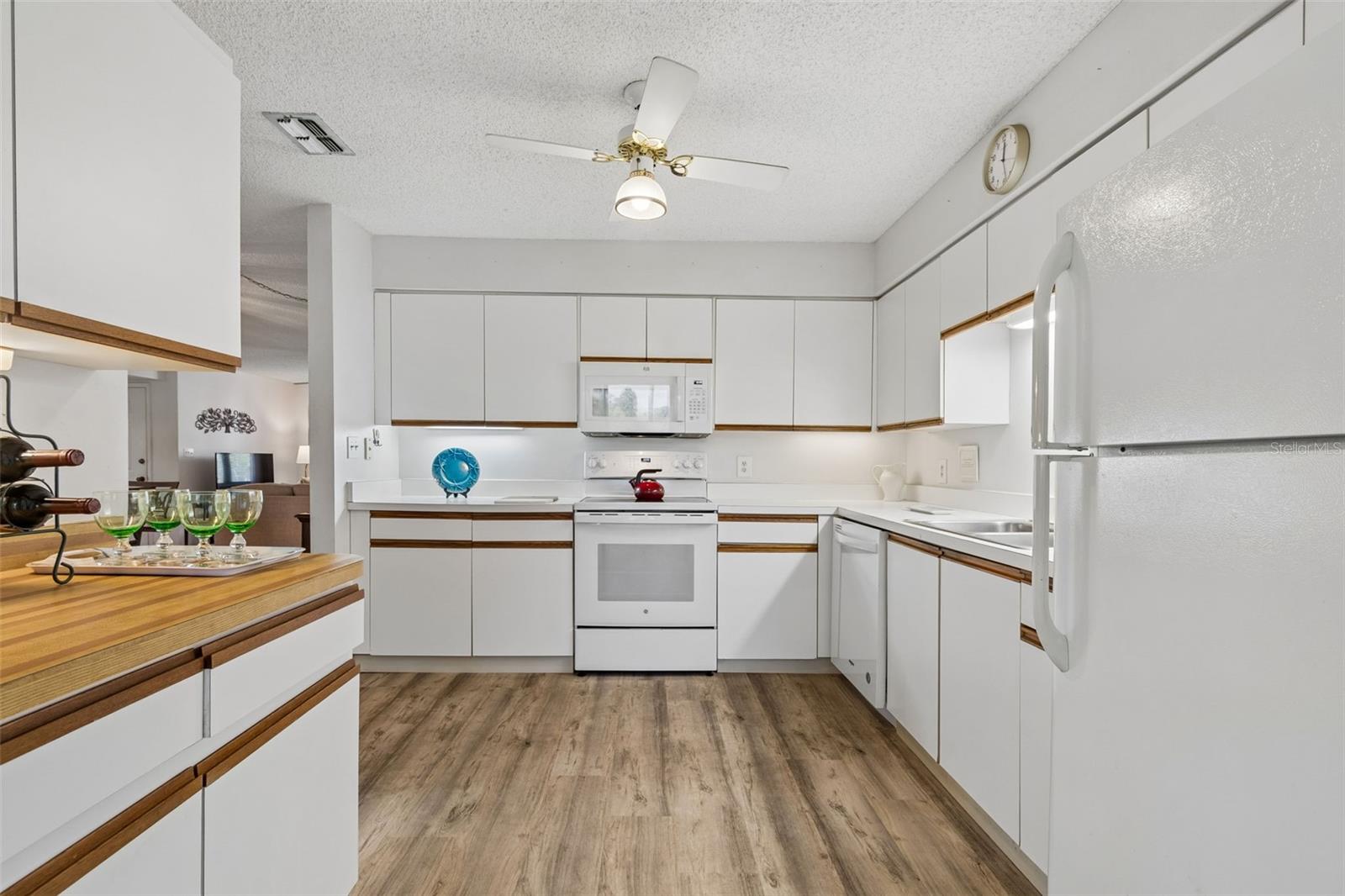 6067 FAIRWAY LN #1413 — photo 10