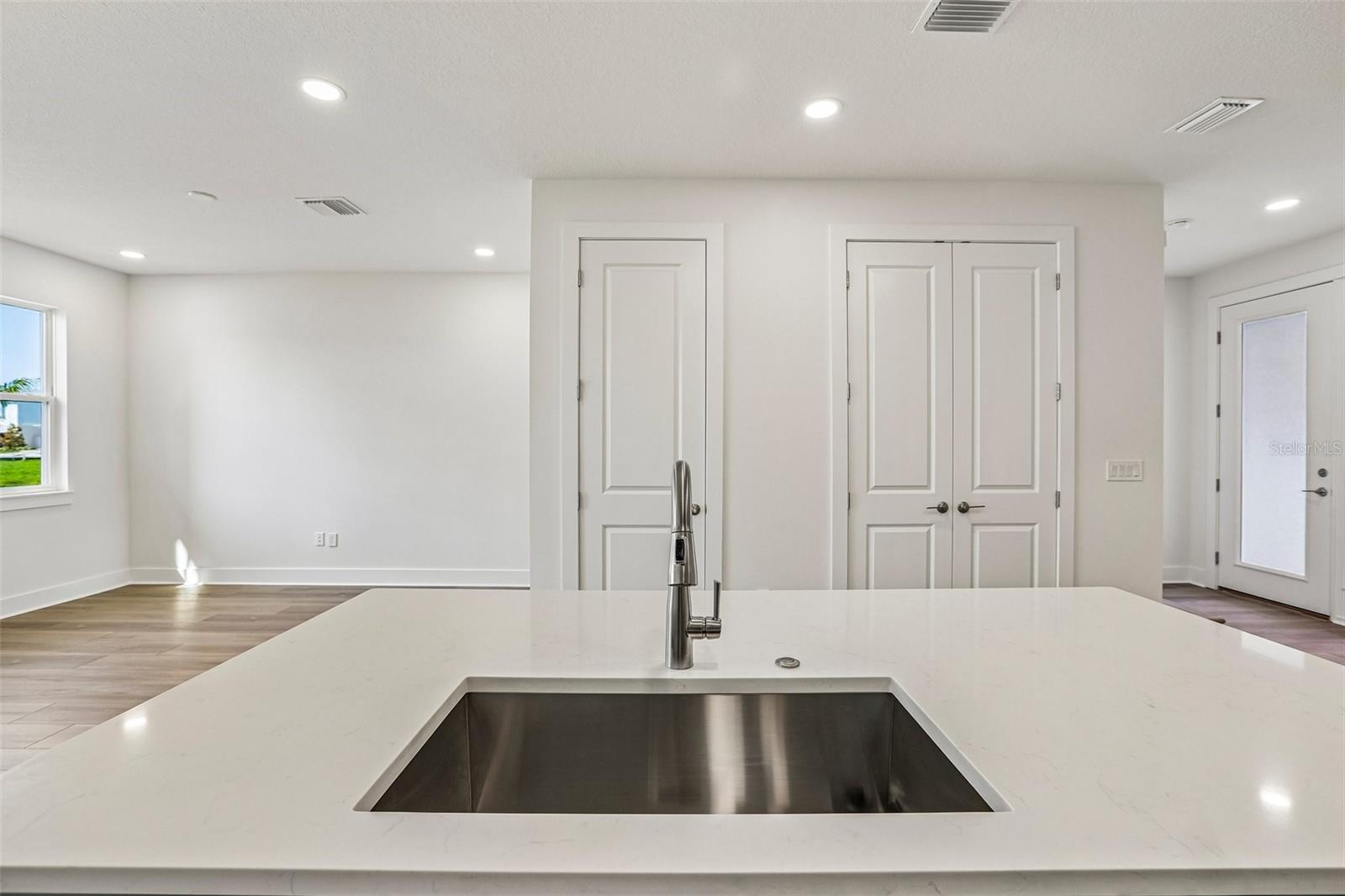 31850 CLOVER FIN CT — photo 8
