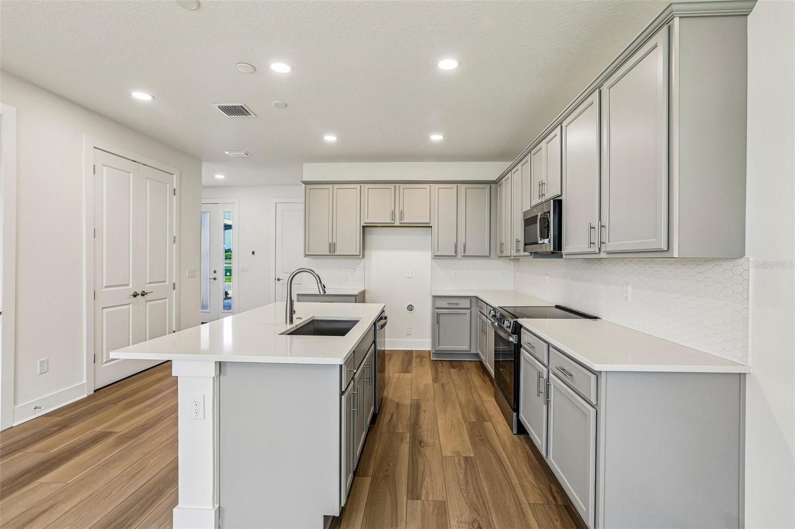 31850 CLOVER FIN CT — photo 4