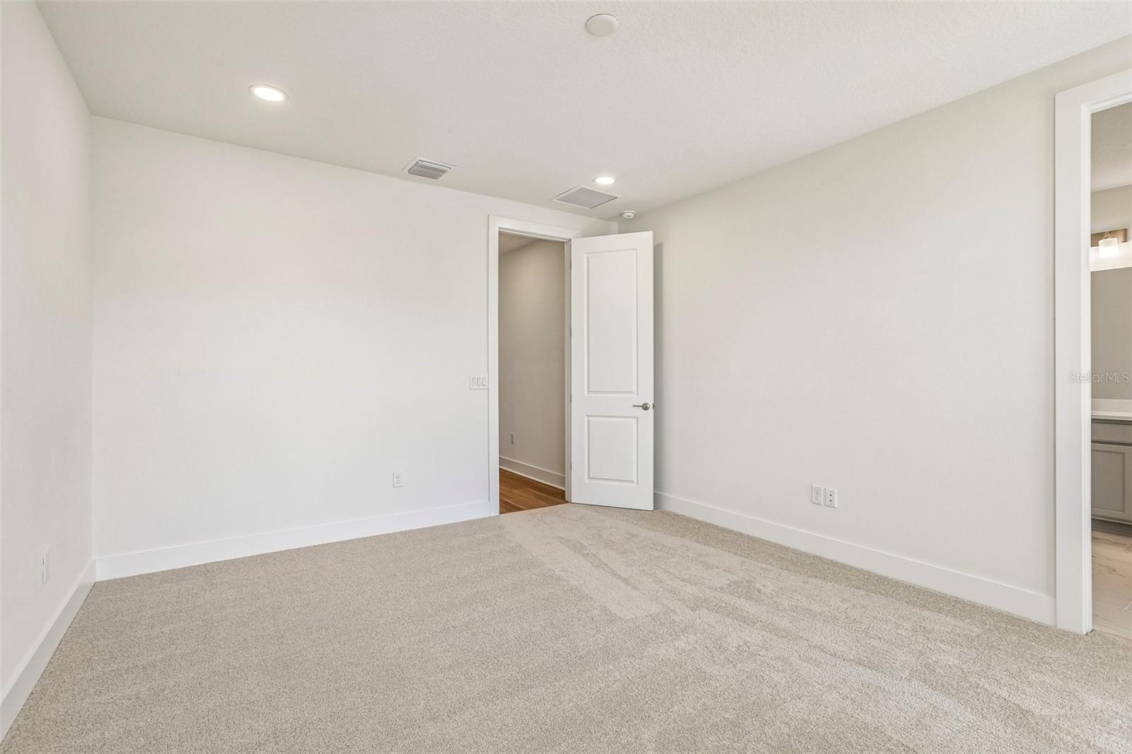 31850 CLOVER FIN CT — photo 18