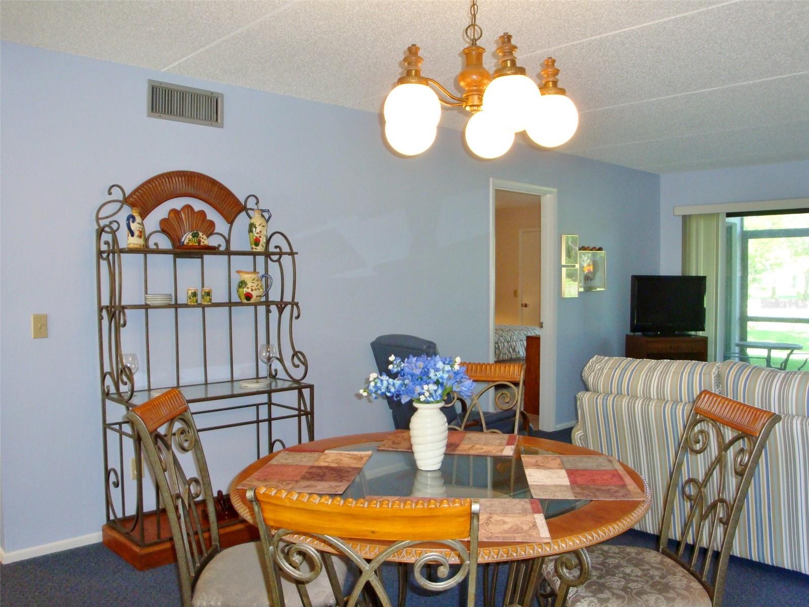 111 E CYPRESS CT #111 — photo 6