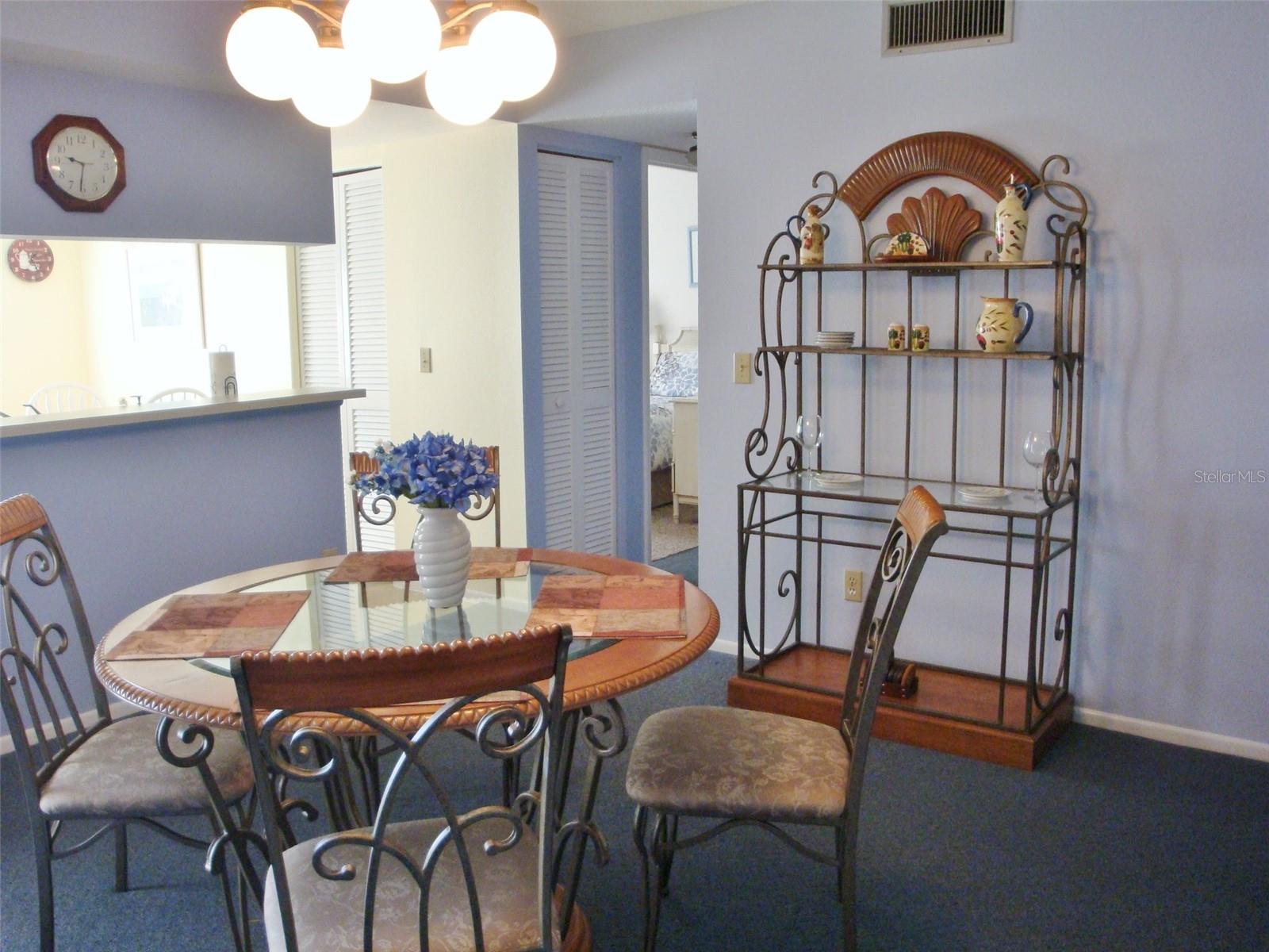 111 E CYPRESS CT #111 — photo 7