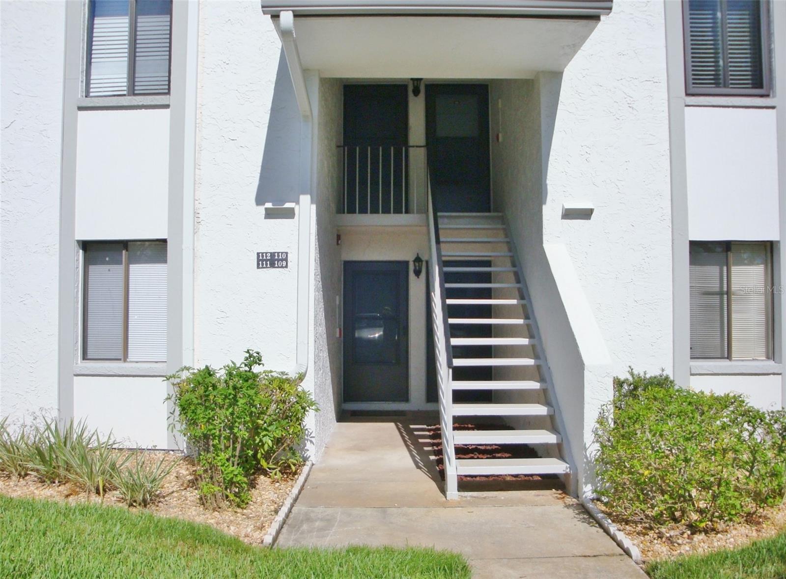 111 E CYPRESS CT #111 — photo 2