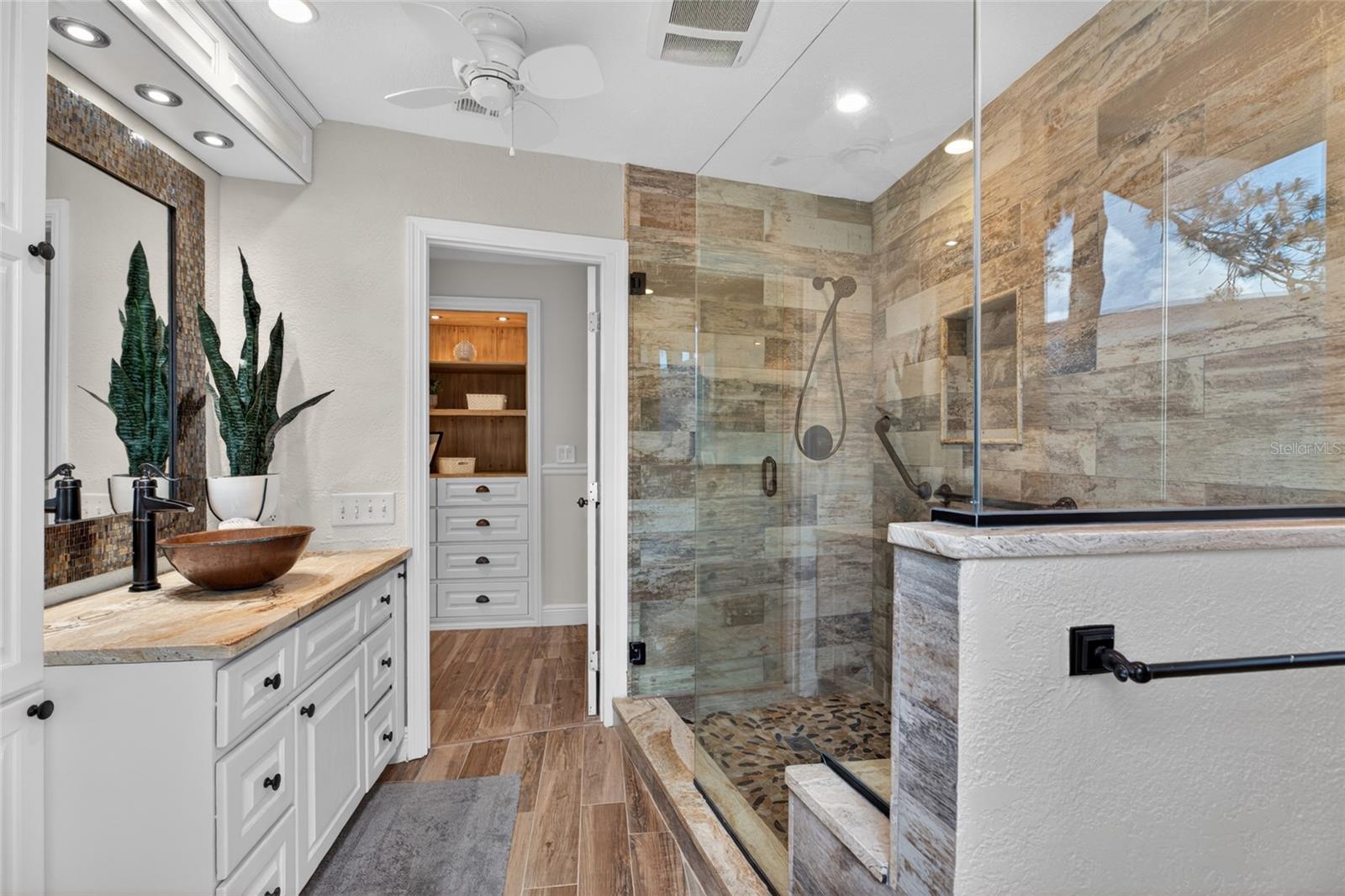 13522 AVISTA DR — photo 42