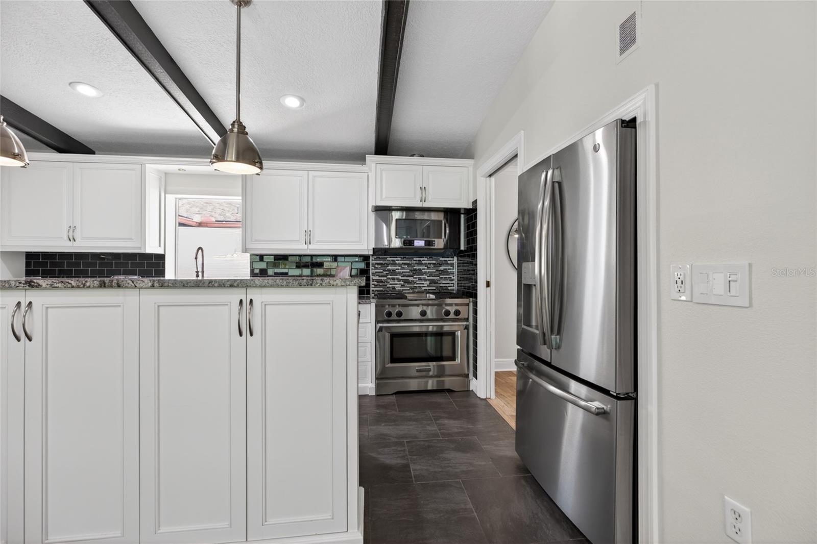 13522 AVISTA DR — photo 30