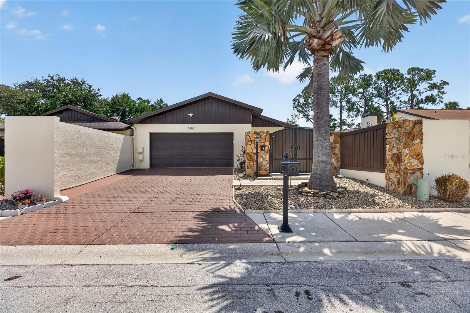 13522 AVISTA DR — photo 56